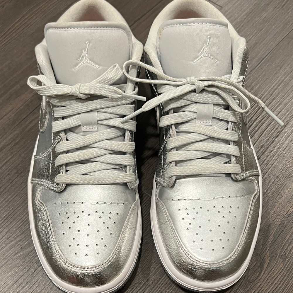 Jordan Women's Athletic Shoes Silver and White